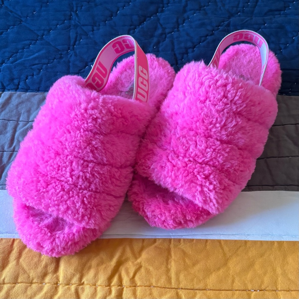 Women's UGG Fluff Yeah Slippers - size 7.5